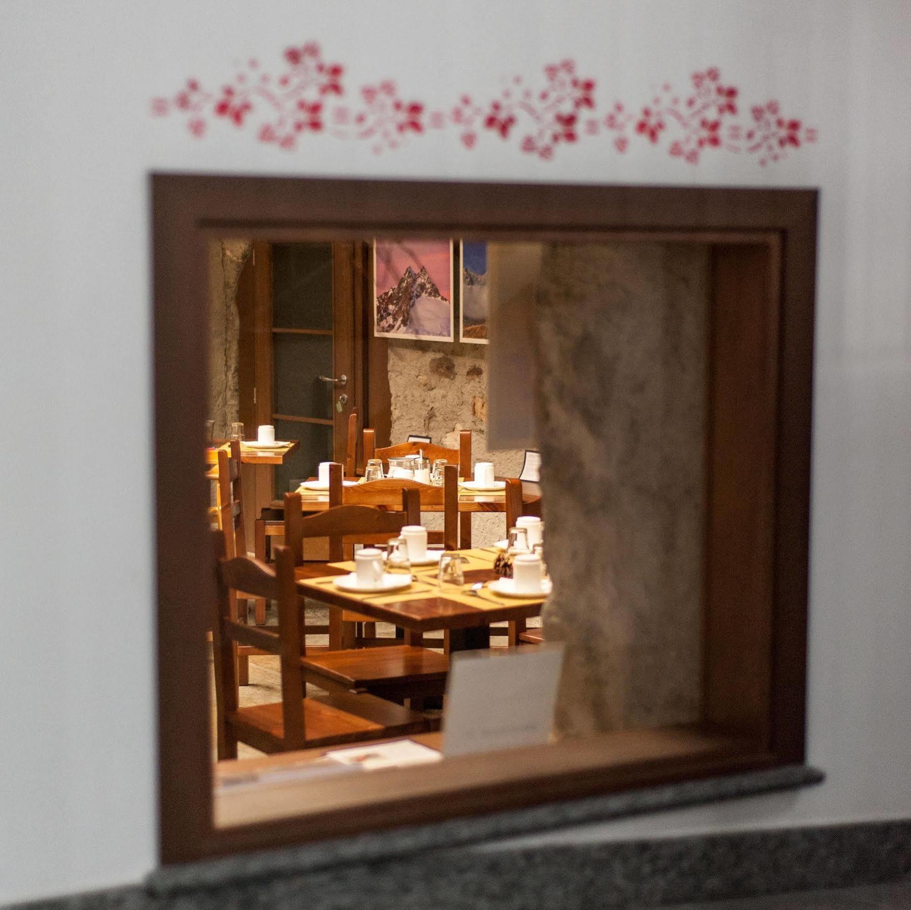 Il Seicento Aparthotel Sernio Luaran gambar