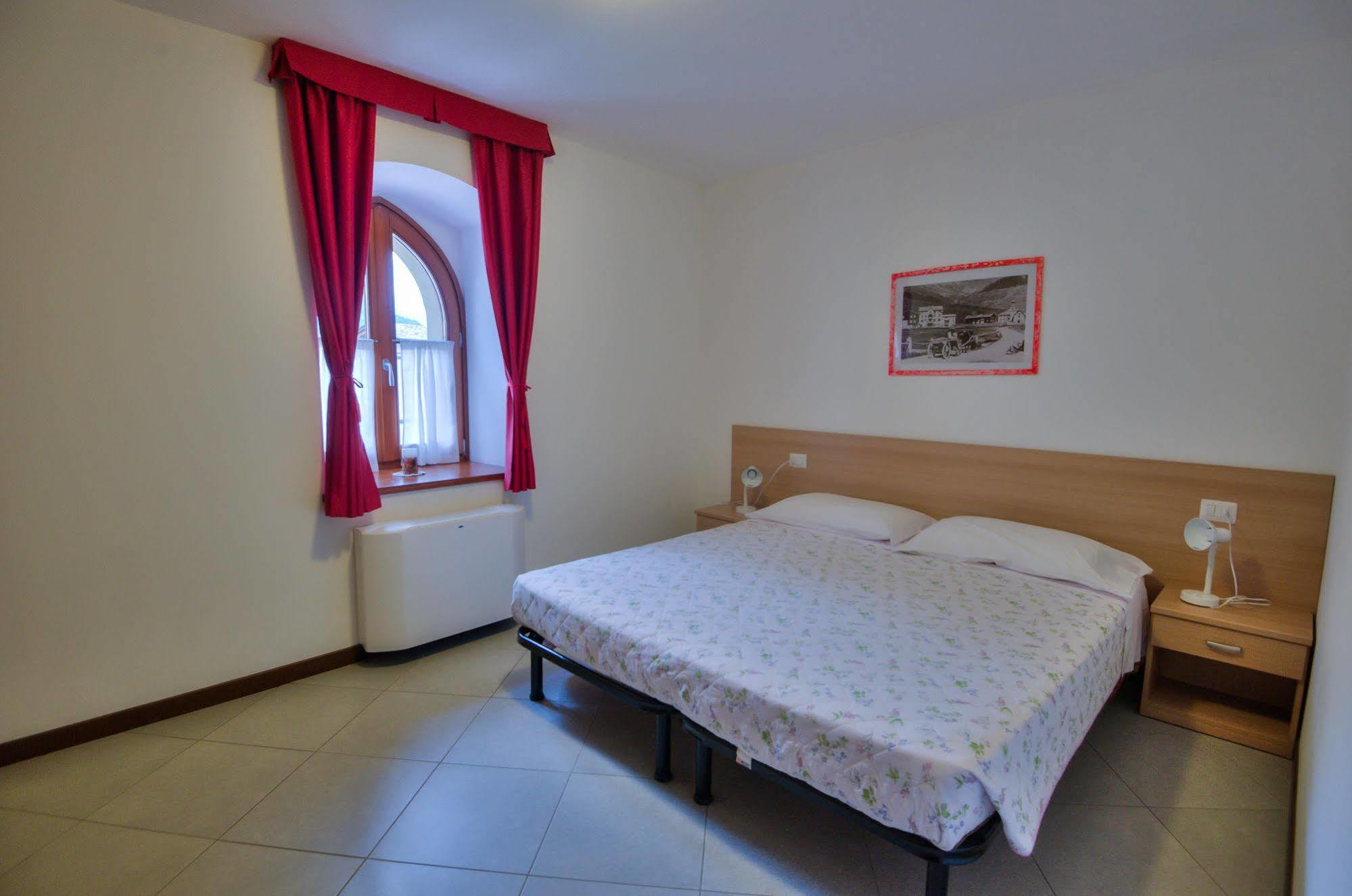 Il Seicento Aparthotel Sernio Luaran gambar